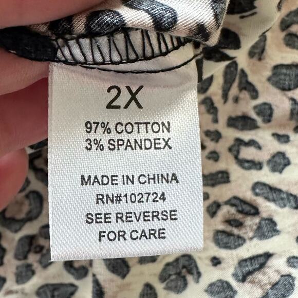 Harve Benard Leopard Print Button Front Top 2X - Picture 6 of 8